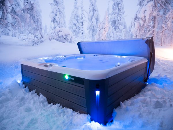 Ulkoporeallas talvi HotSpring Grandee