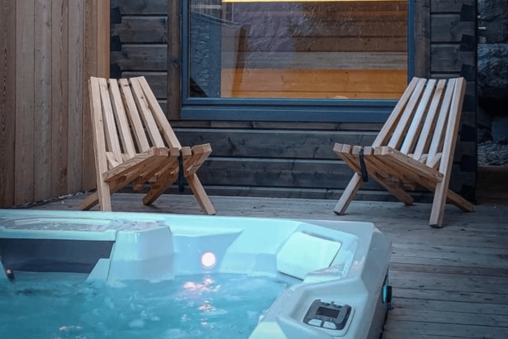 Hetki sauna ja HotSpring ulkoporeallas