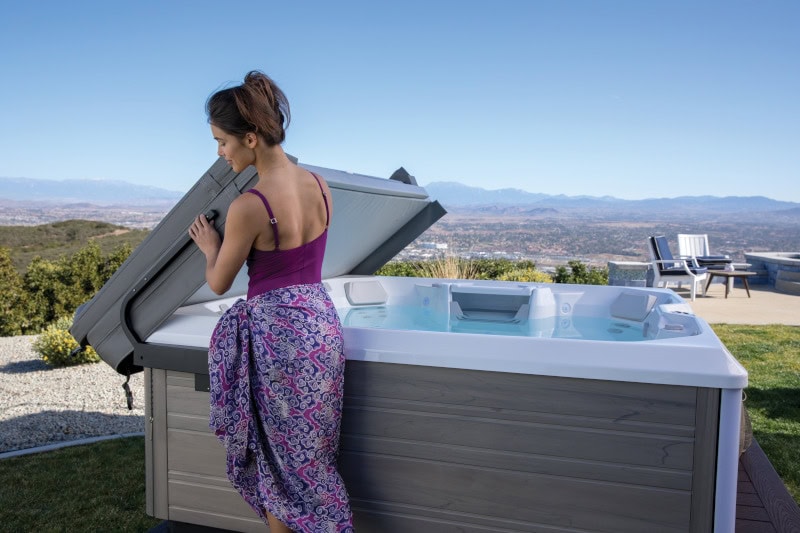 lift-n-glide-kansimekanismi-hotspring-ulkoporealtaille